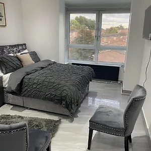Luxurious 2-bed In Woolwich London