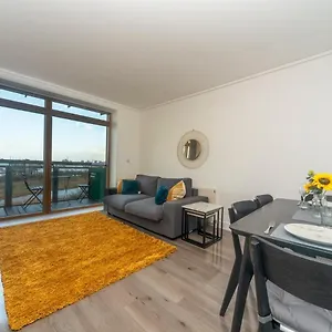 Pass The Keys Riverside Amazing Flat In Close To The O2 London