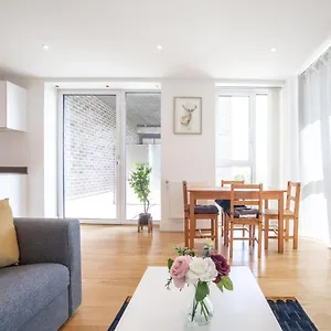 La Creme 1 Bed - Canning Town London